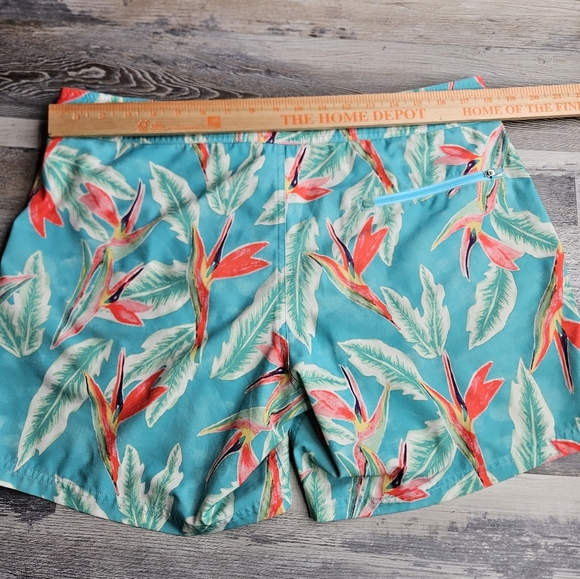 Chubbies Men's Mesh Lined Swim Trunks Large Tropical Hawaiian Floral - Picture 8 of 10